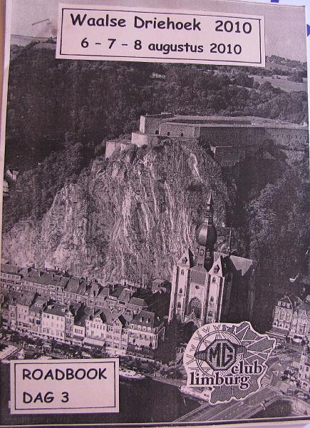 Dag 3, Dinant-St. Truiden.JPG - Na het ontbijt vertrekken we richting Dinant waar we een uitgebreid bezoek brengen aan De Citadel, na een tasje koffie en ons lunchpakket begeven we ons naar de Tuinen van Annevoie die ontworpen en aangelegd zijn tussen 1758 en 1776 door Charles-Alexis de Montpellier, we vervolgen onze route en rijden door meerder prachtige landschappen om uiteindelijk in Sint Truiden aan te komen. We nemen nog een afscheidsdrink en voor diegene die er voor ingeschreven hadden wacht nog een heerlijk buffet.